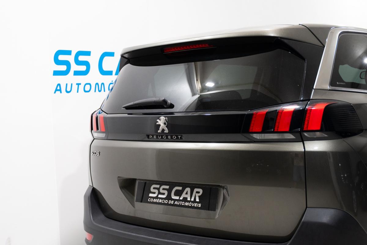peugeot-5008-2019-gasolina-1199cc