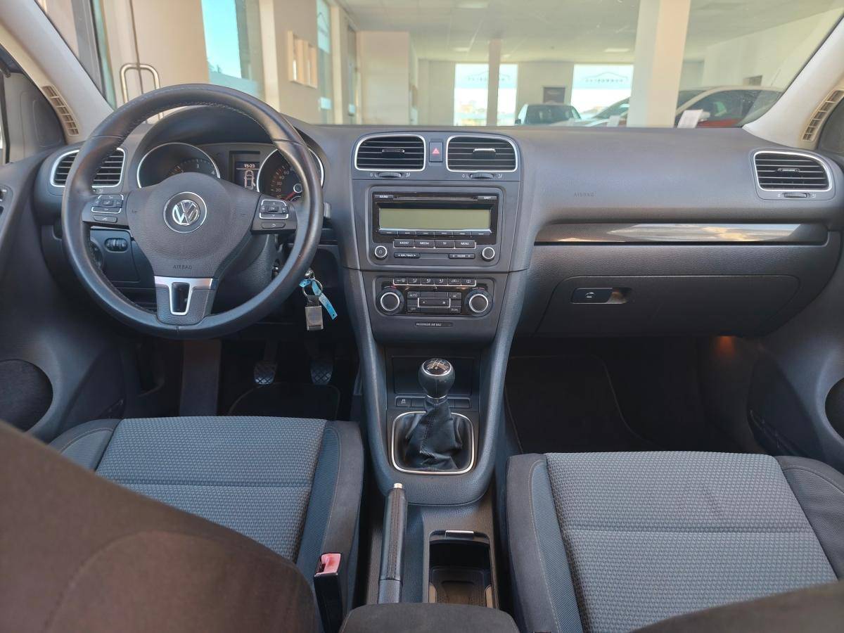 volkswagen-golf-2010-diesel-1598cc