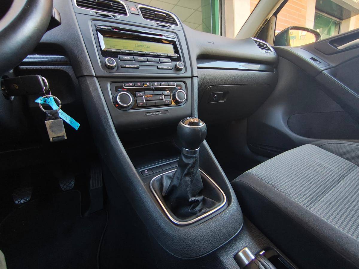 volkswagen-golf-2010-diesel-1598cc