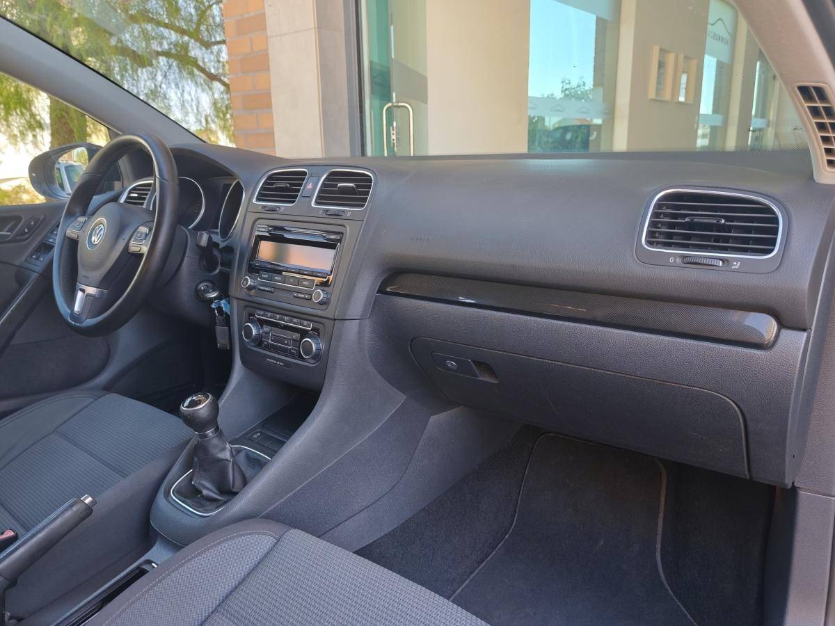 volkswagen-golf-2010-diesel-1598cc