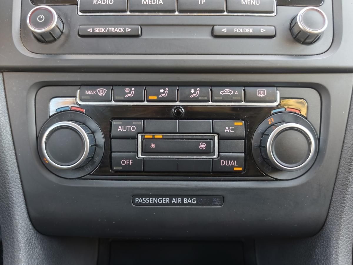 volkswagen-golf-2010-diesel-1598cc