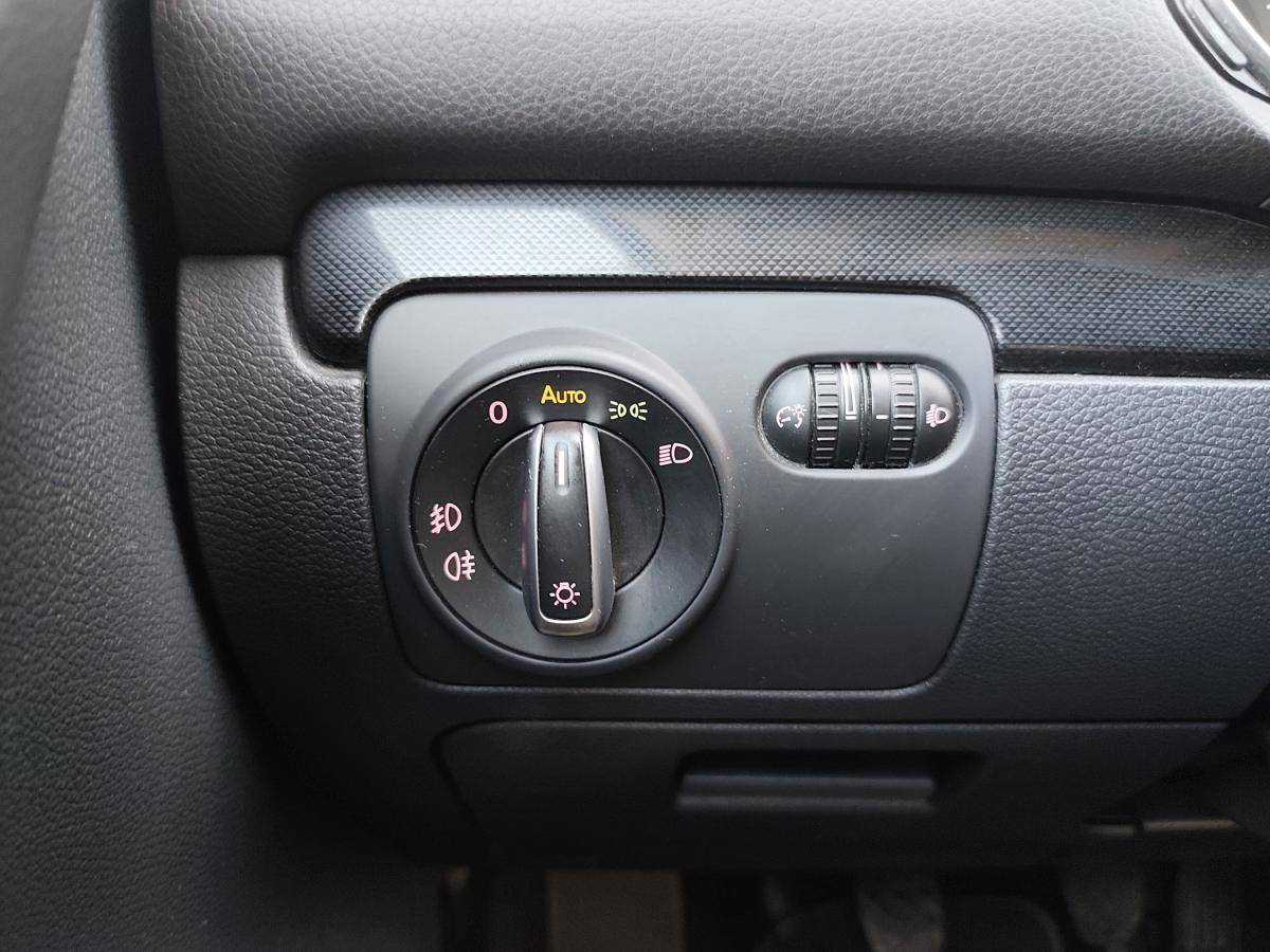volkswagen-golf-2010-diesel-1598cc