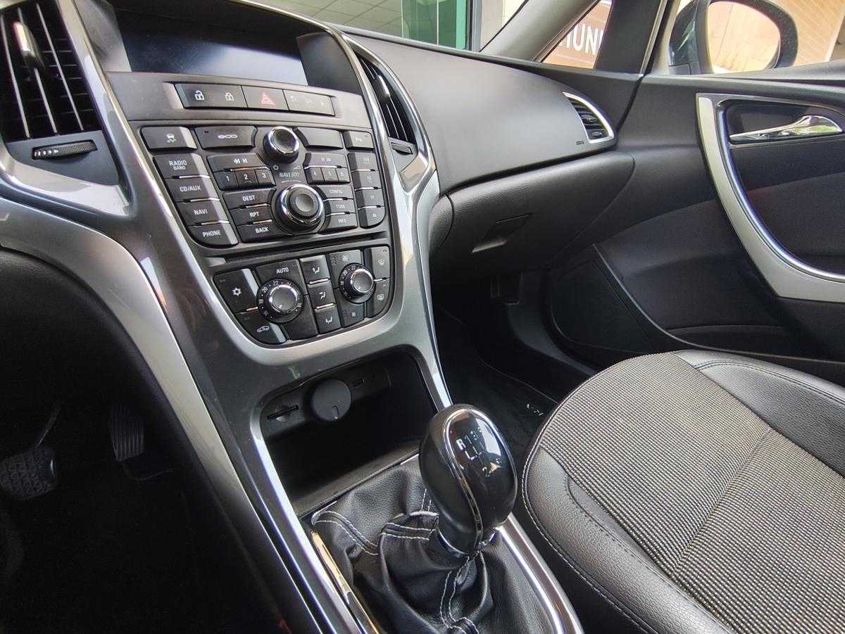 opel-astra-sport-tourer-2012-diesel-1686cc