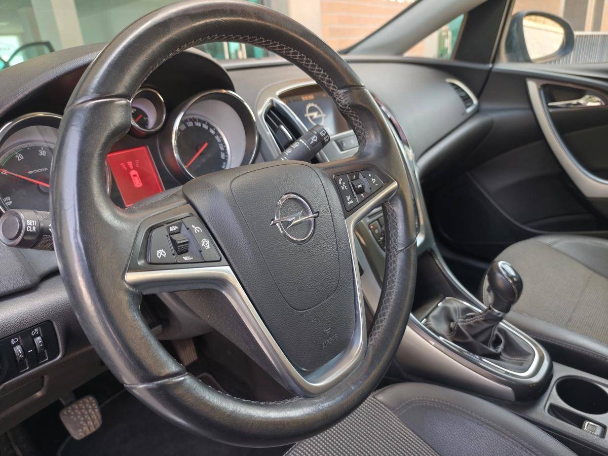 opel-astra-sport-tourer-2012-diesel-1686cc