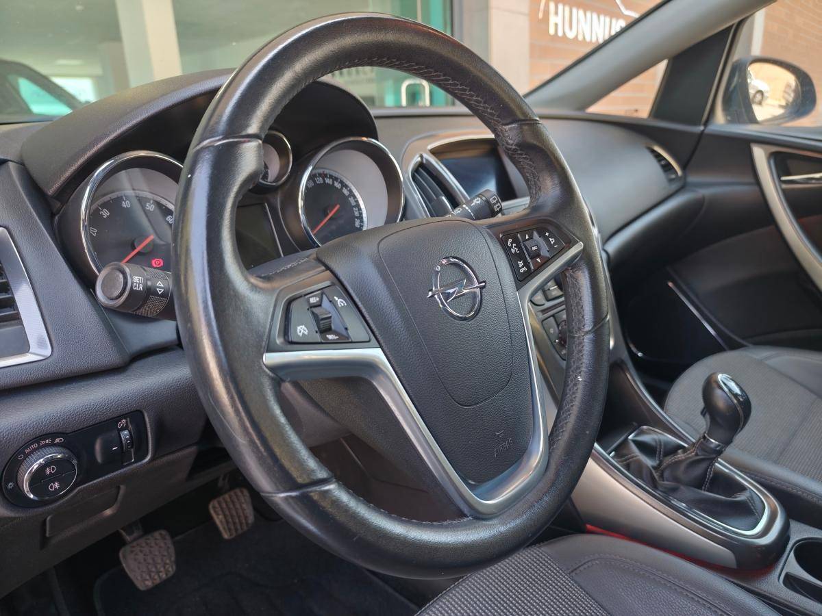 opel-astra-sport-tourer-2011-gasolina-1598cc