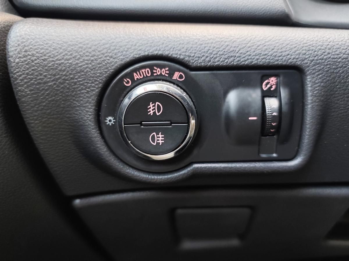 opel-astra-sport-tourer-2011-gasolina-1598cc