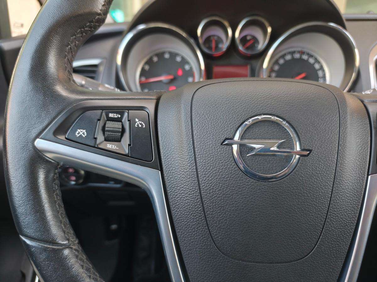 opel-astra-sport-tourer-2011-gasolina-1598cc