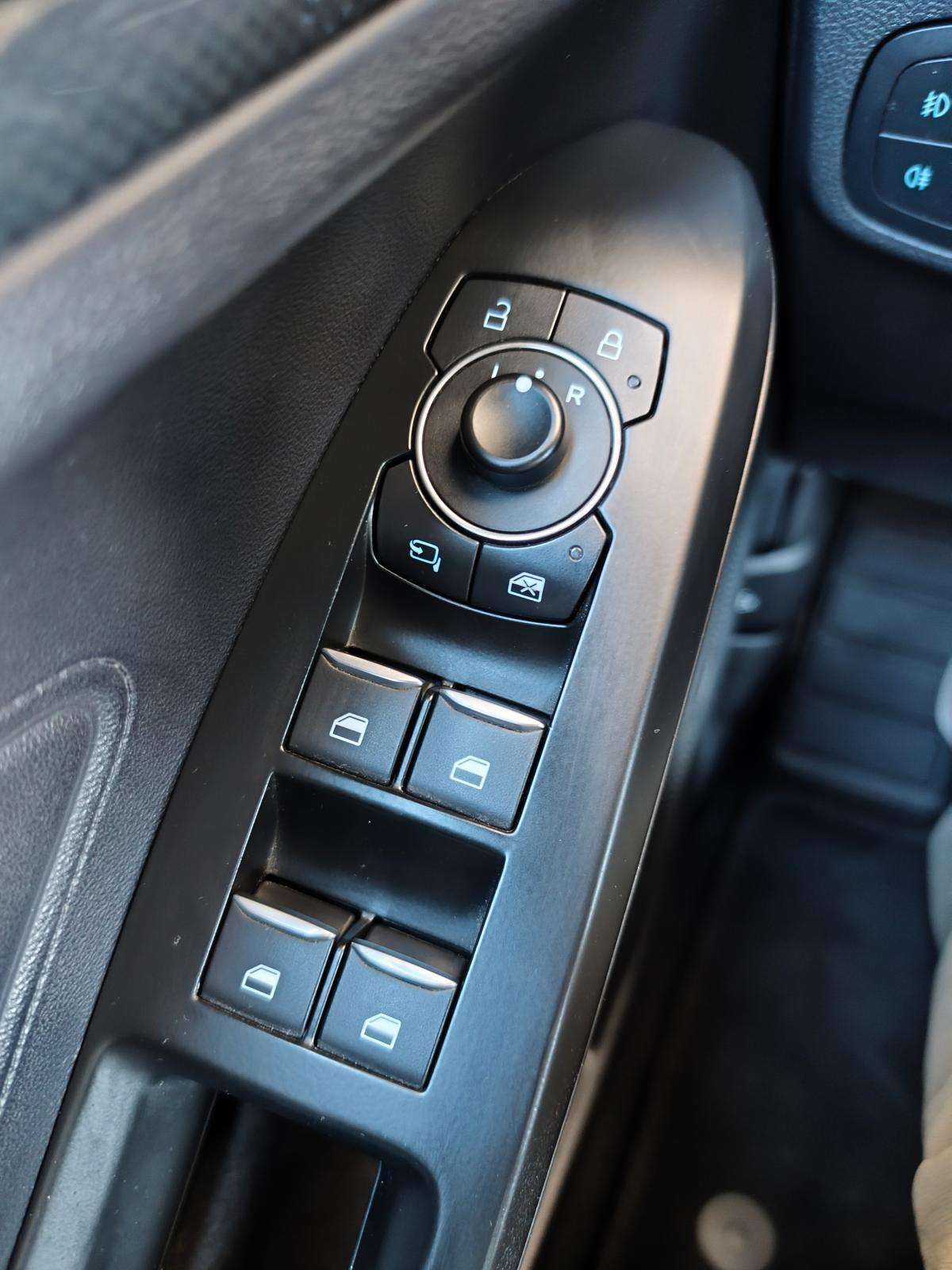 ford-focus-sw-2023-gasolina-998cc