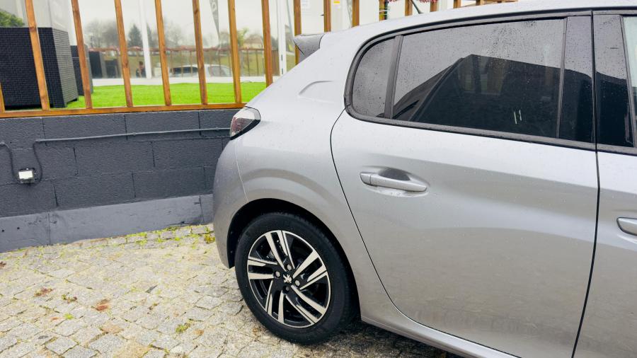 peugeot-208-2023-gasolina-1199cc