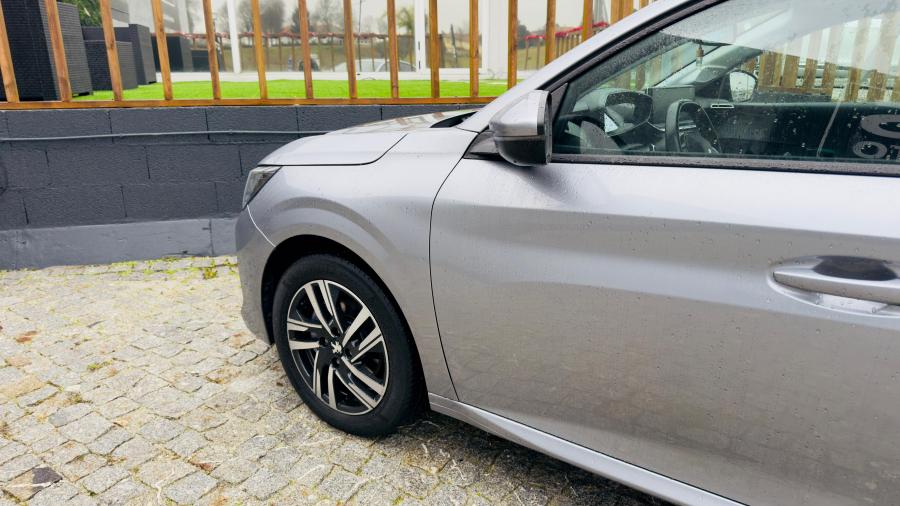 peugeot-208-2023-gasolina-1199cc
