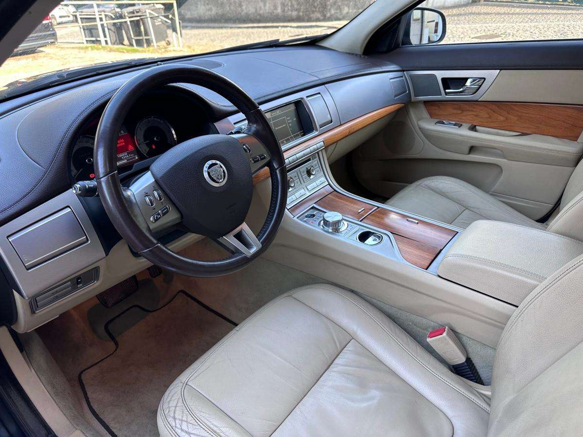 jaguar-xf-2008-diesel-2720cc