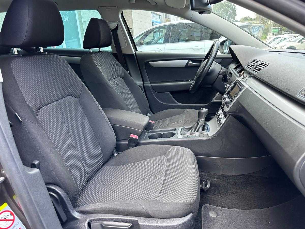volkswagen-passat-variant-2013-diesel-1598cc