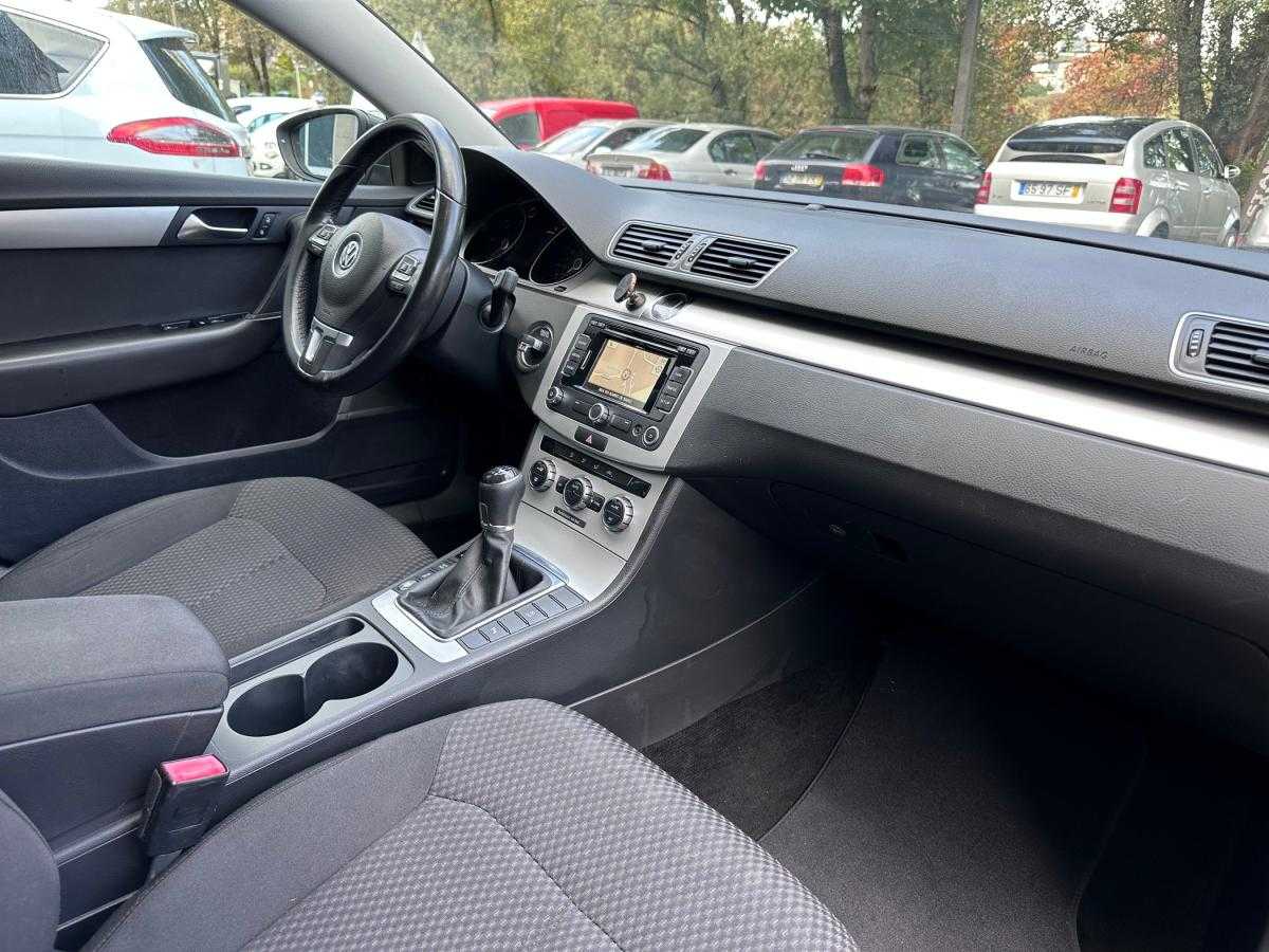 volkswagen-passat-variant-2013-diesel-1598cc