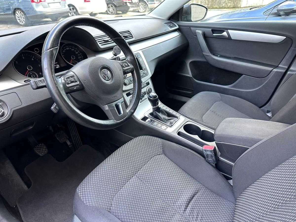 volkswagen-passat-variant-2013-diesel-1598cc