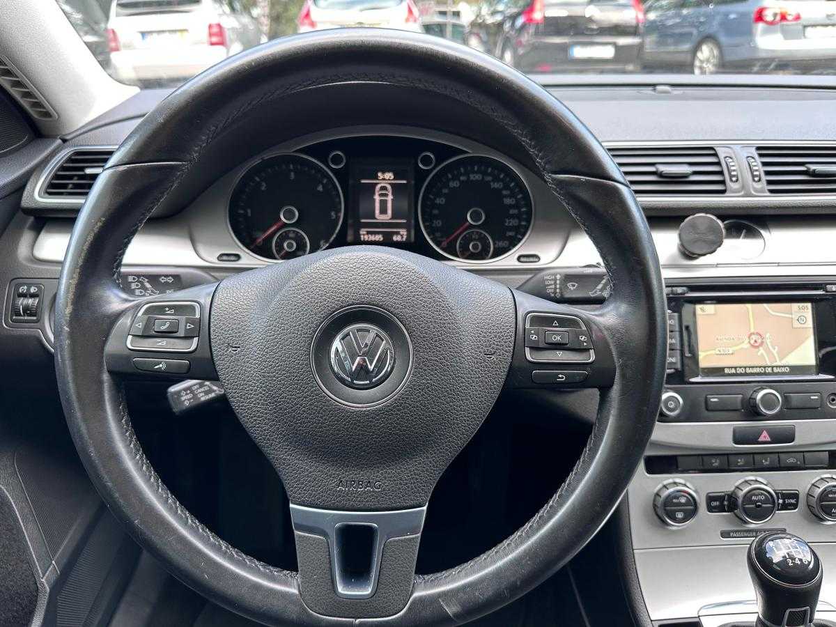 volkswagen-passat-variant-2013-diesel-1598cc
