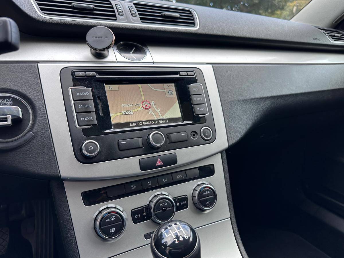 volkswagen-passat-variant-2013-diesel-1598cc