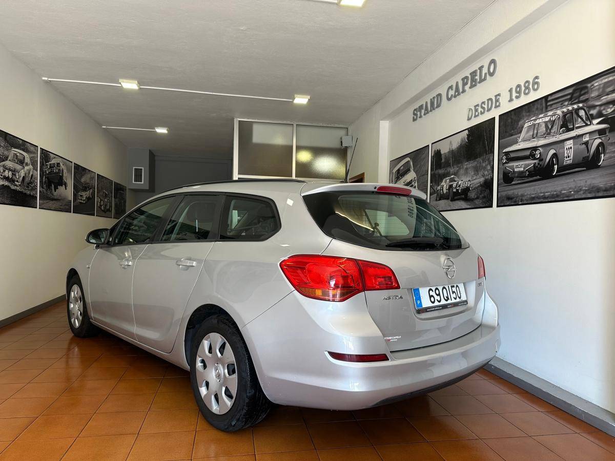 opel-astra-sport-tourer-2011-diesel-1248cc