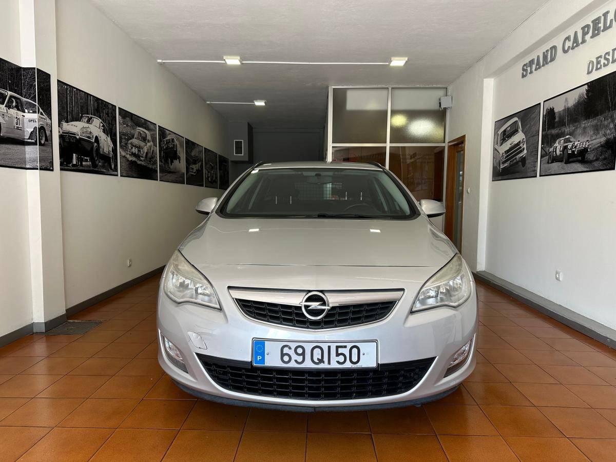 opel-astra-sport-tourer-2011-diesel-1248cc