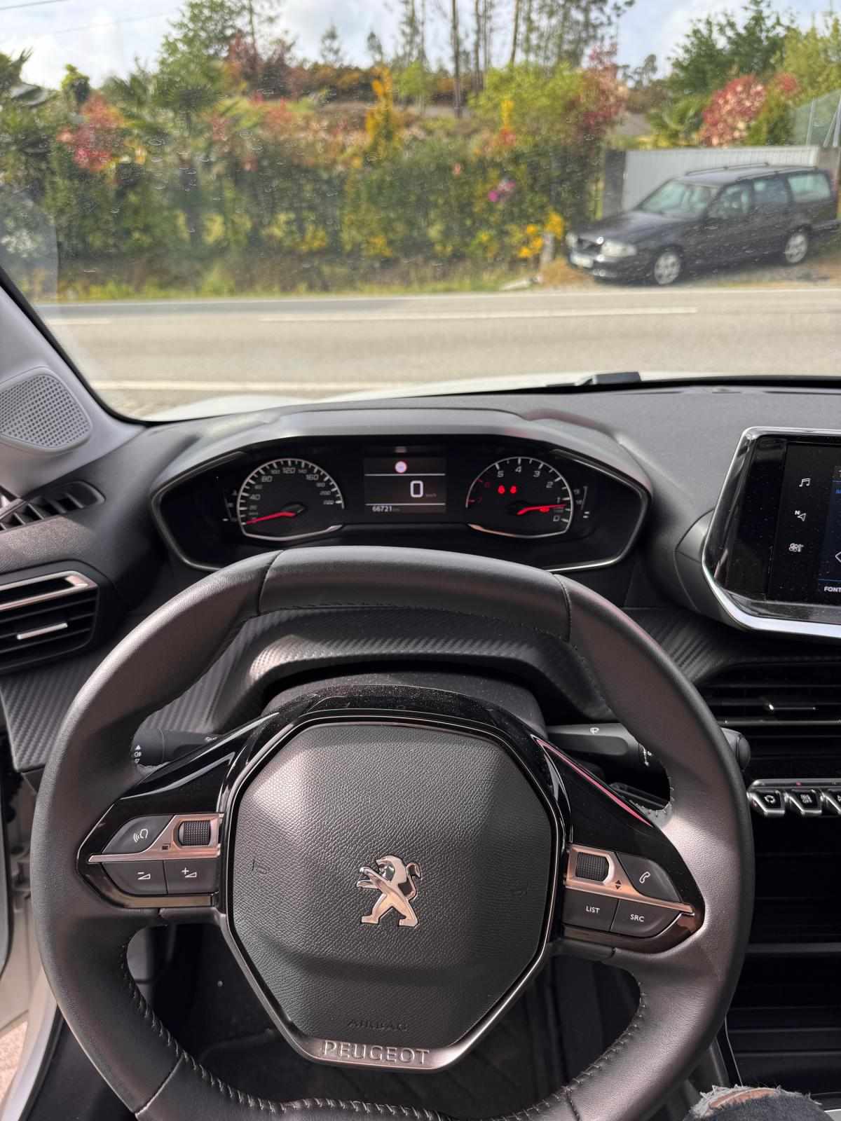 peugeot-208-2020-gasolina-1199cc