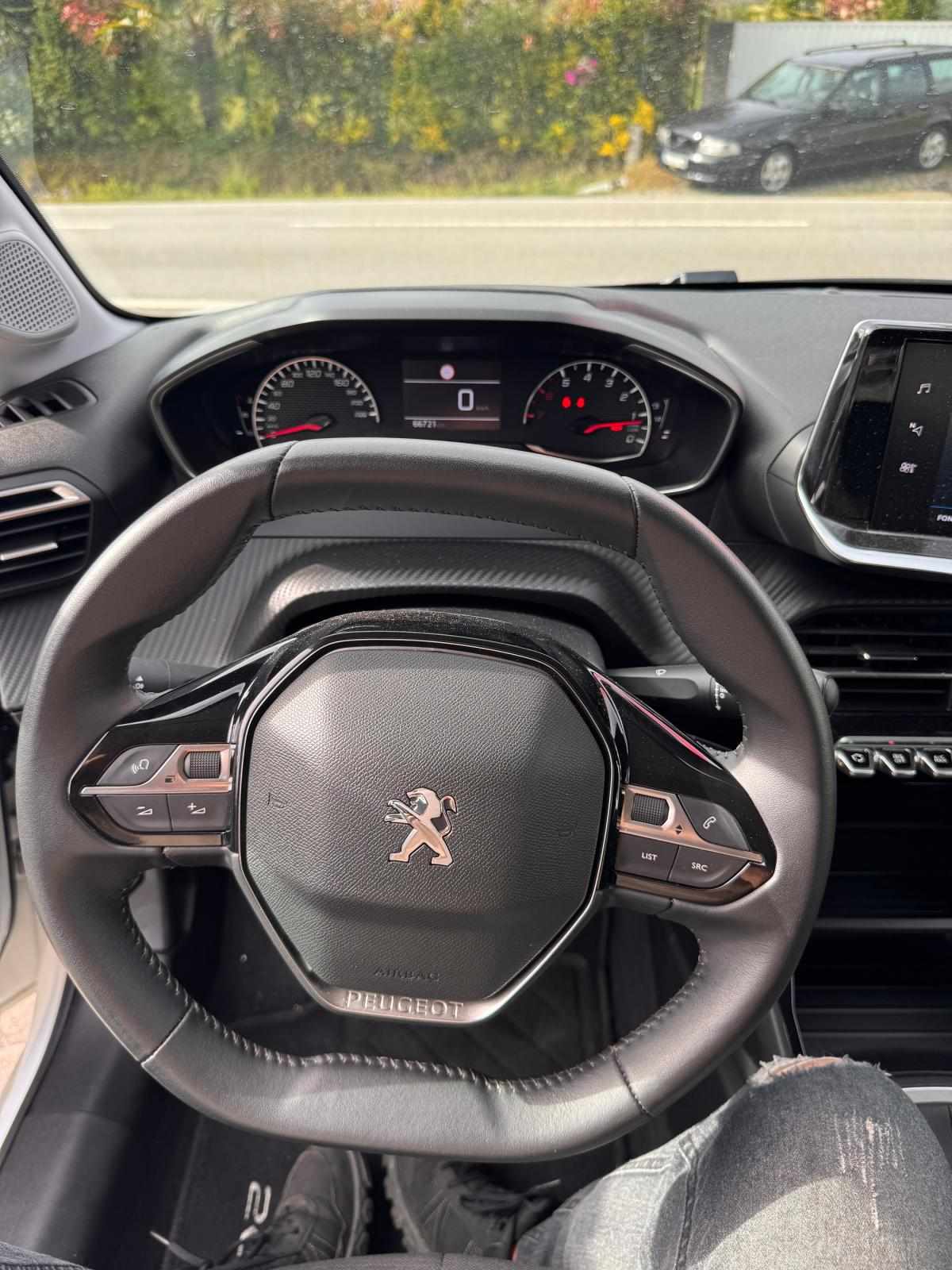 peugeot-208-2020-gasolina-1199cc
