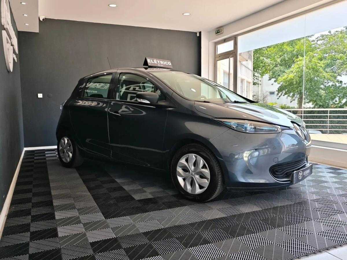 renault-zoe-2017-eletrico-0cc