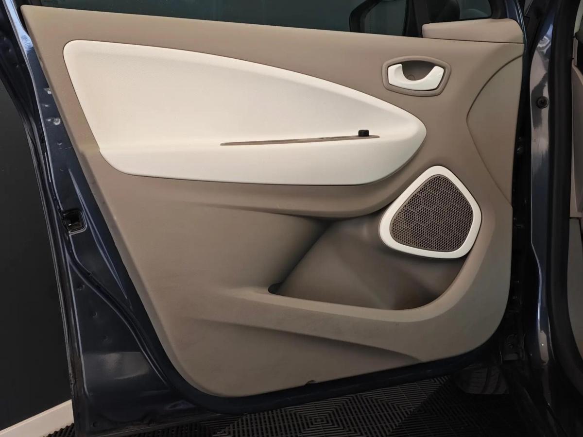 renault-zoe-2017-eletrico-0cc