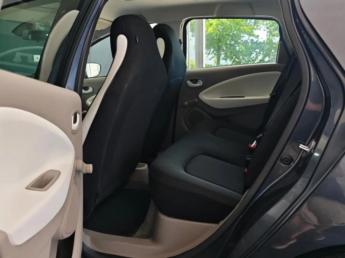 renault-zoe-2017-eletrico-0cc