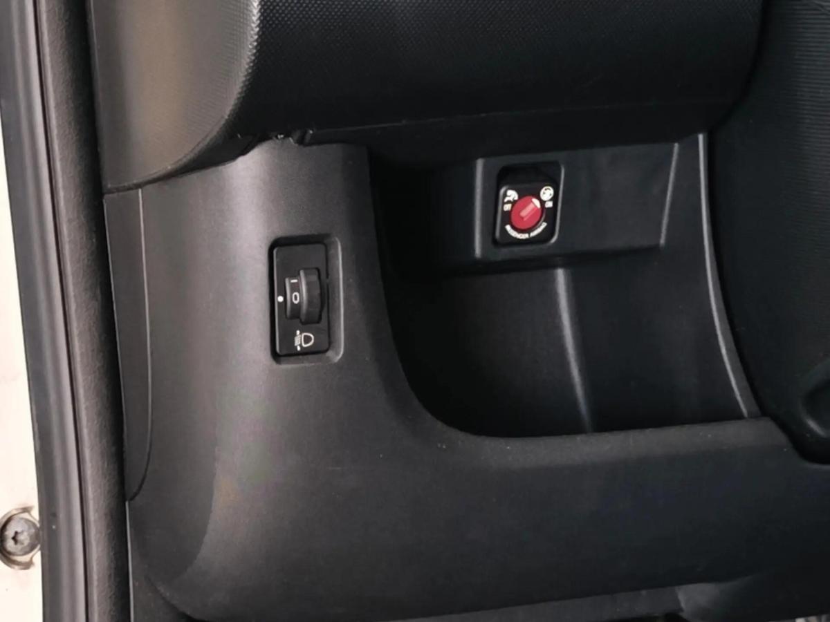 peugeot-107-2014-gasolina-998cc