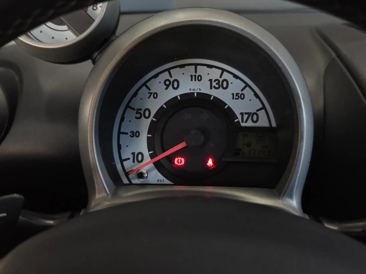 peugeot-107-2014-gasolina-998cc