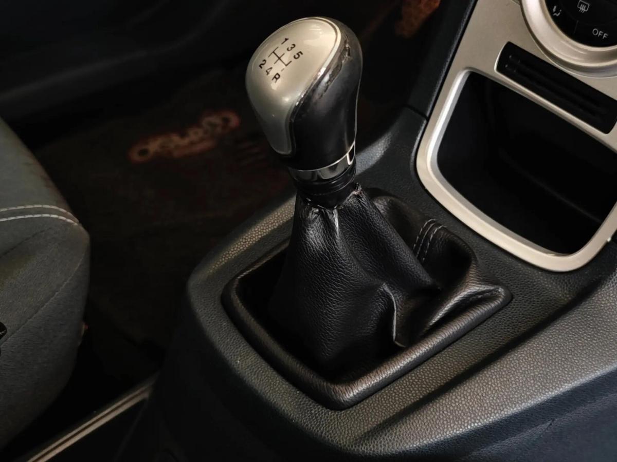 ford-fiesta-2011-gasolina-1242cc