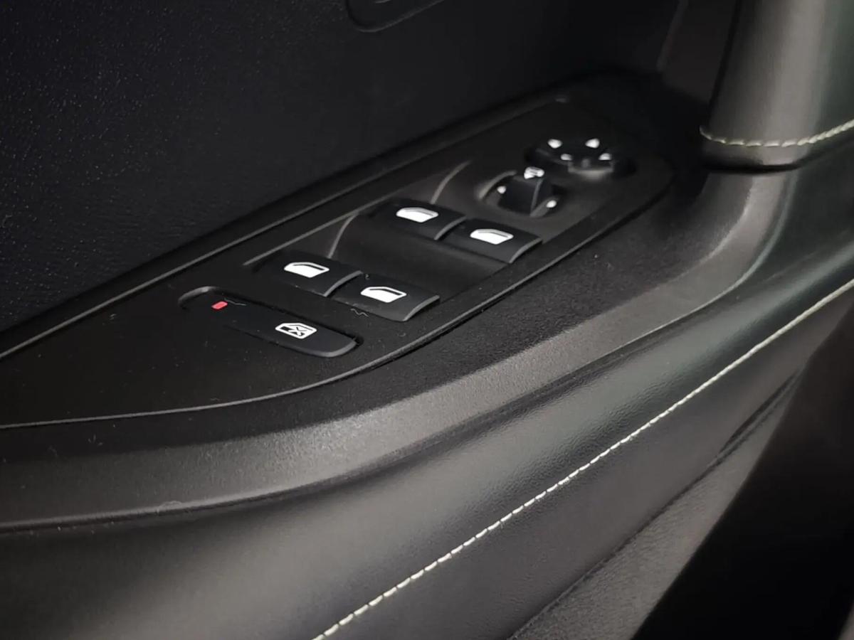 peugeot-e-2008-2020-eletrico-0cc