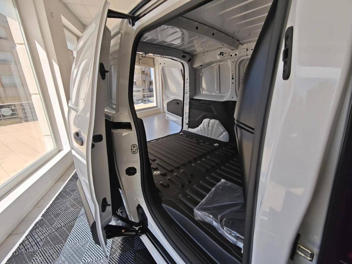 peugeot-partner-2025-diesel-1495cc