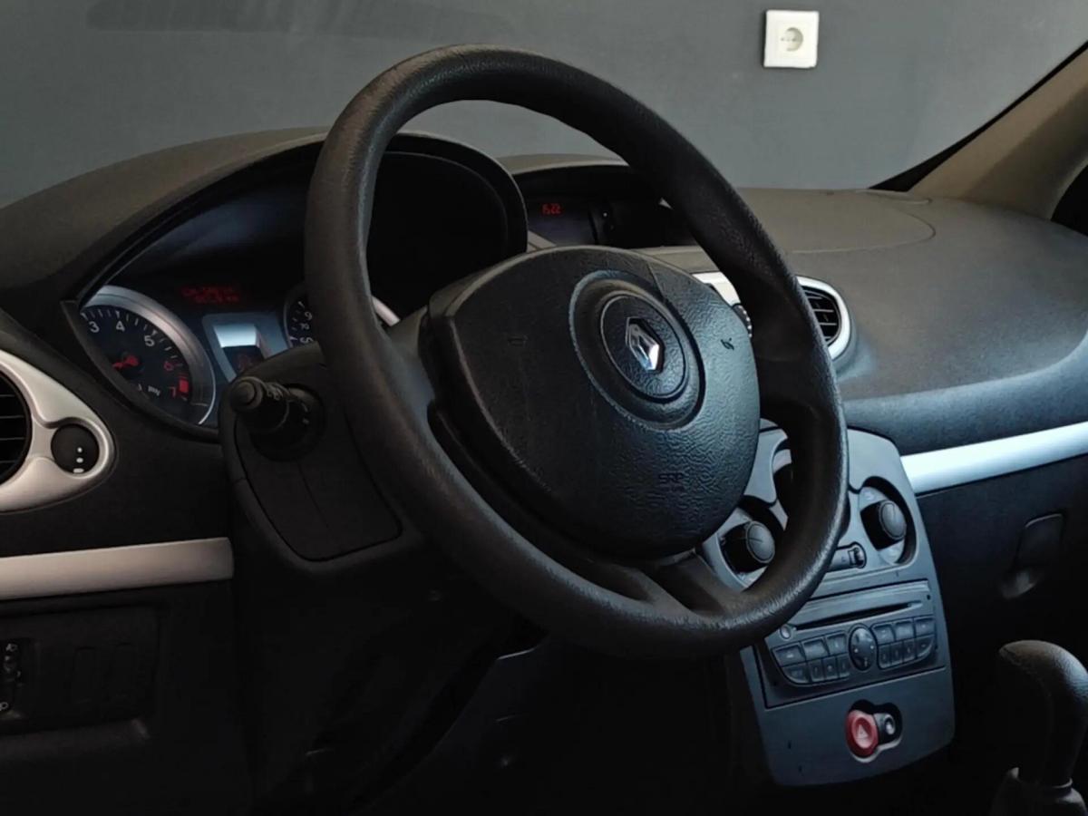 renault-clio-2011-gasolina-1200cc