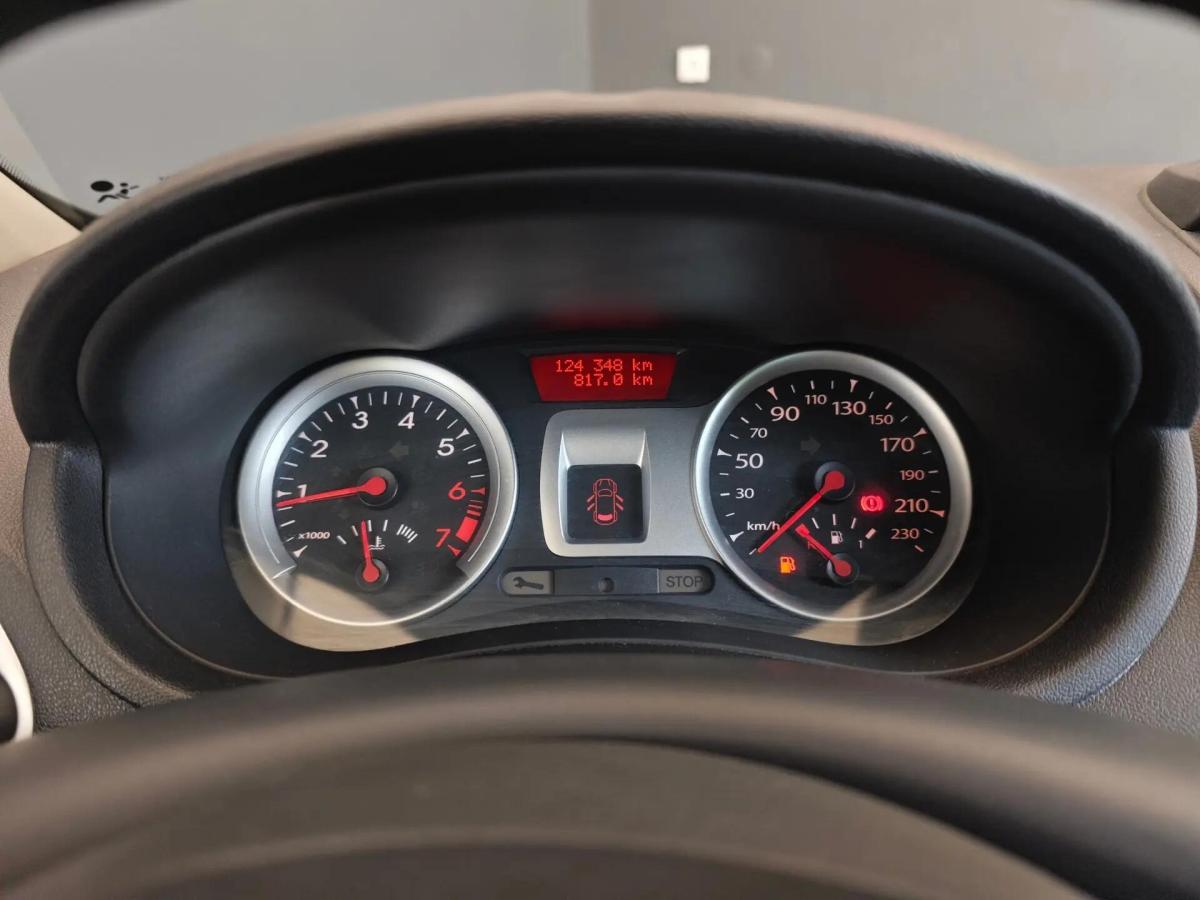 renault-clio-2011-gasolina-1200cc