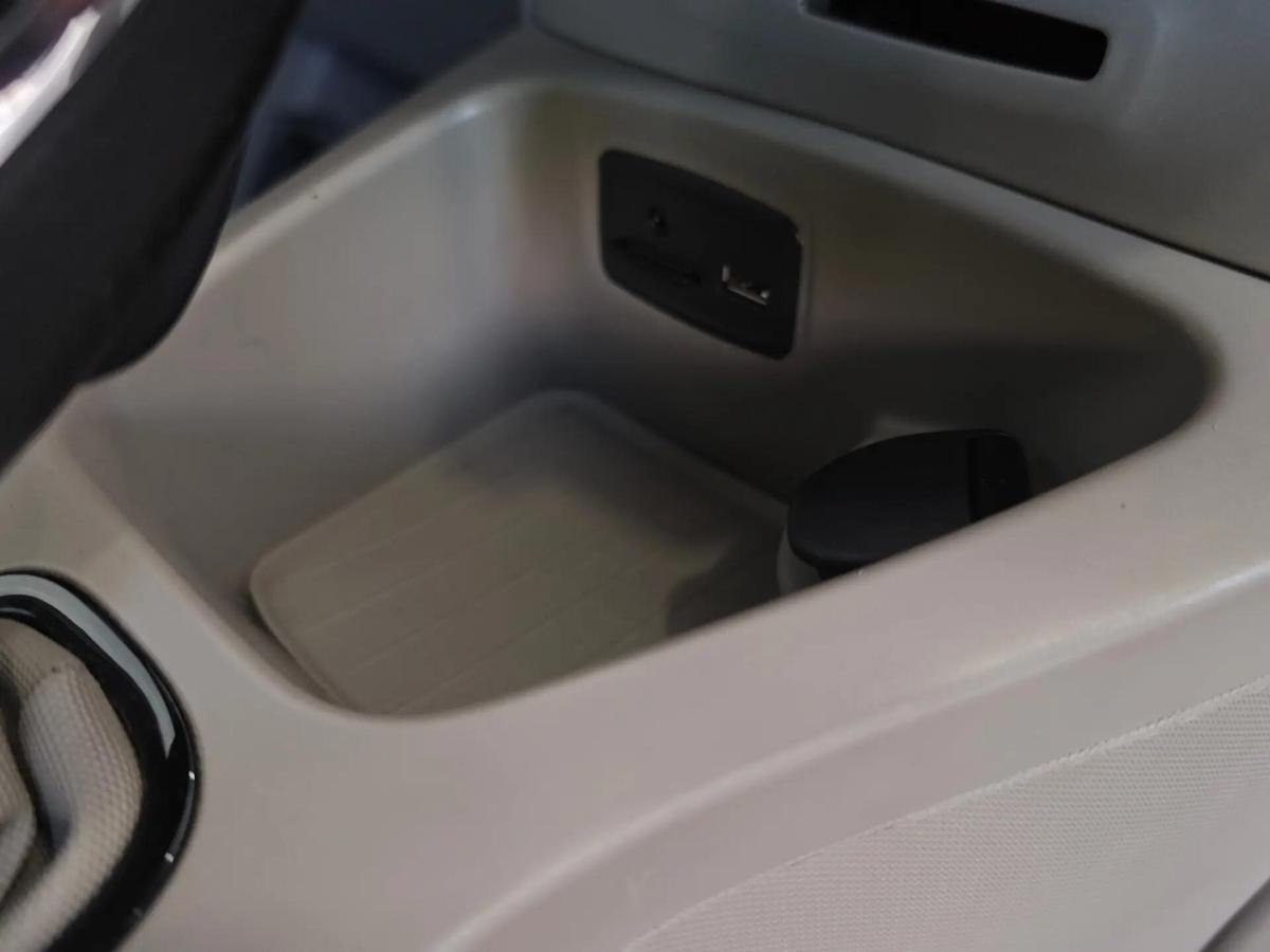 renault-zoe-2013-eletrico-0cc
