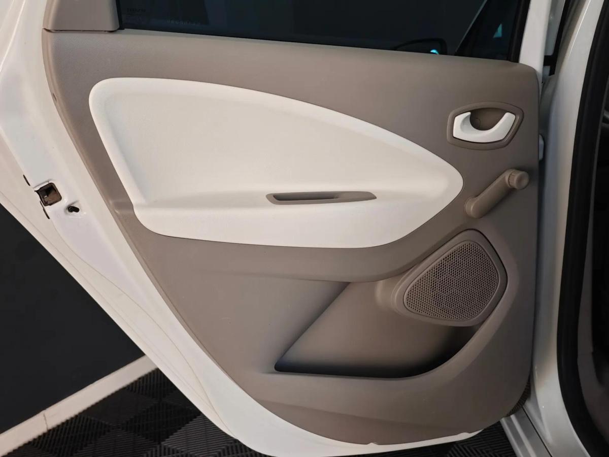 renault-zoe-2015-eletrico-0cc