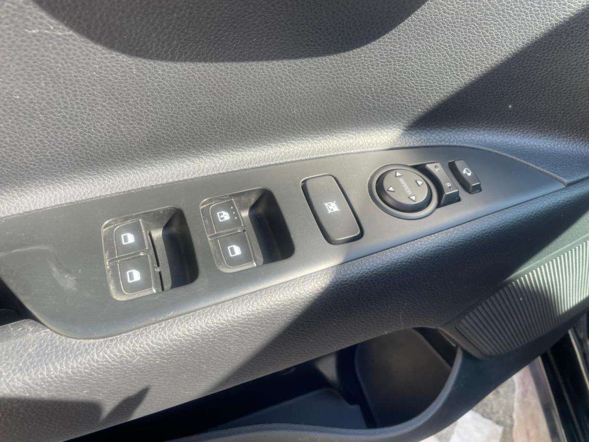 kia-rio-2023-gasolina-998cc