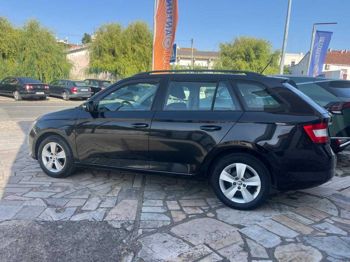 skoda-fabia-break-2017-gasolina-999cc