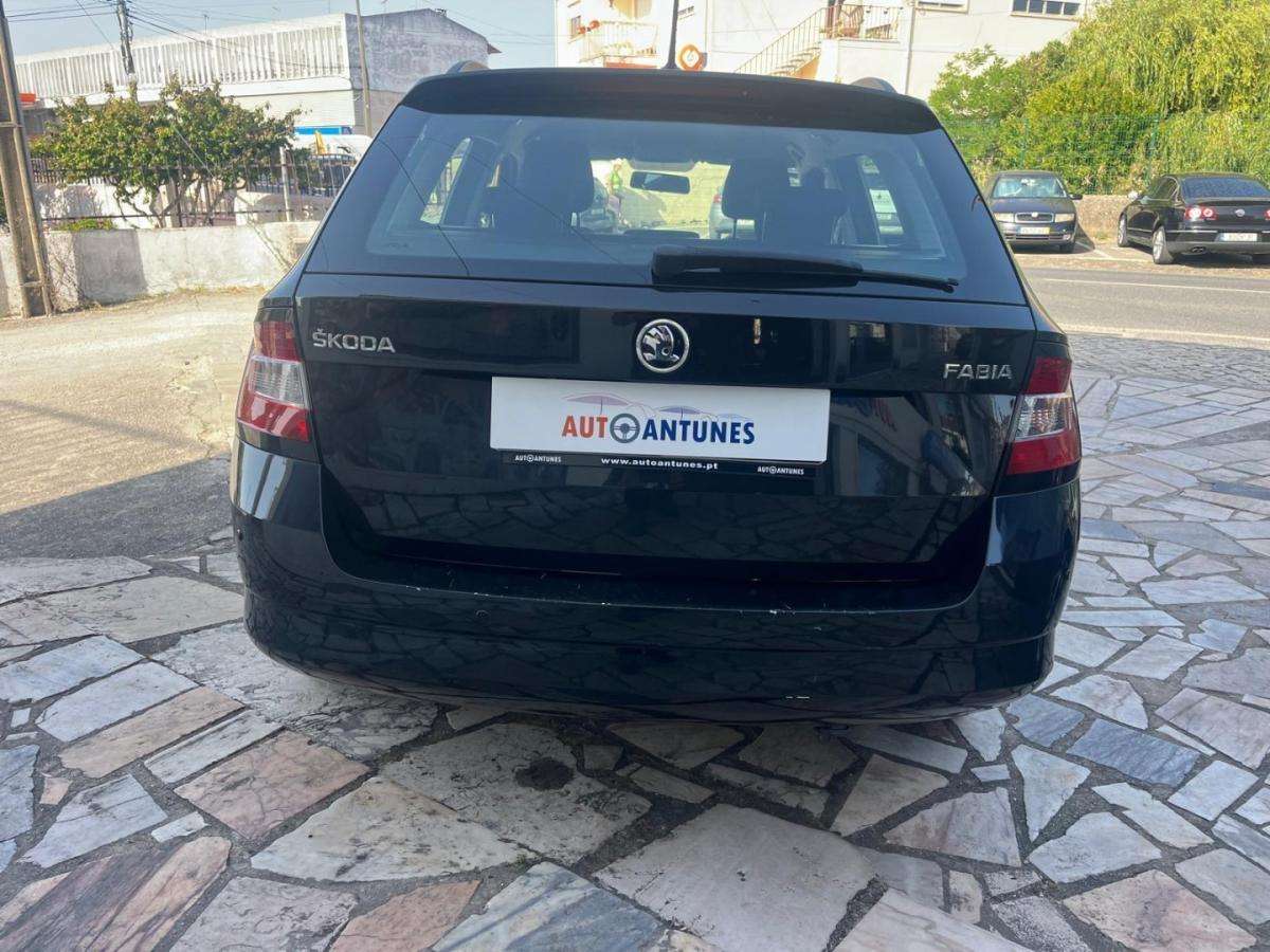 skoda-fabia-break-2017-gasolina-999cc