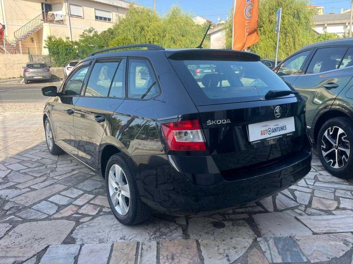 skoda-fabia-break-2017-gasolina-999cc