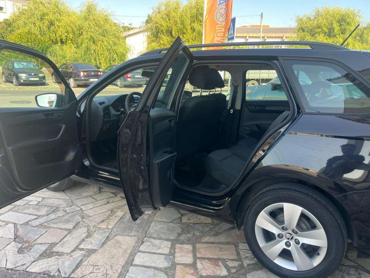 skoda-fabia-break-2017-gasolina-999cc