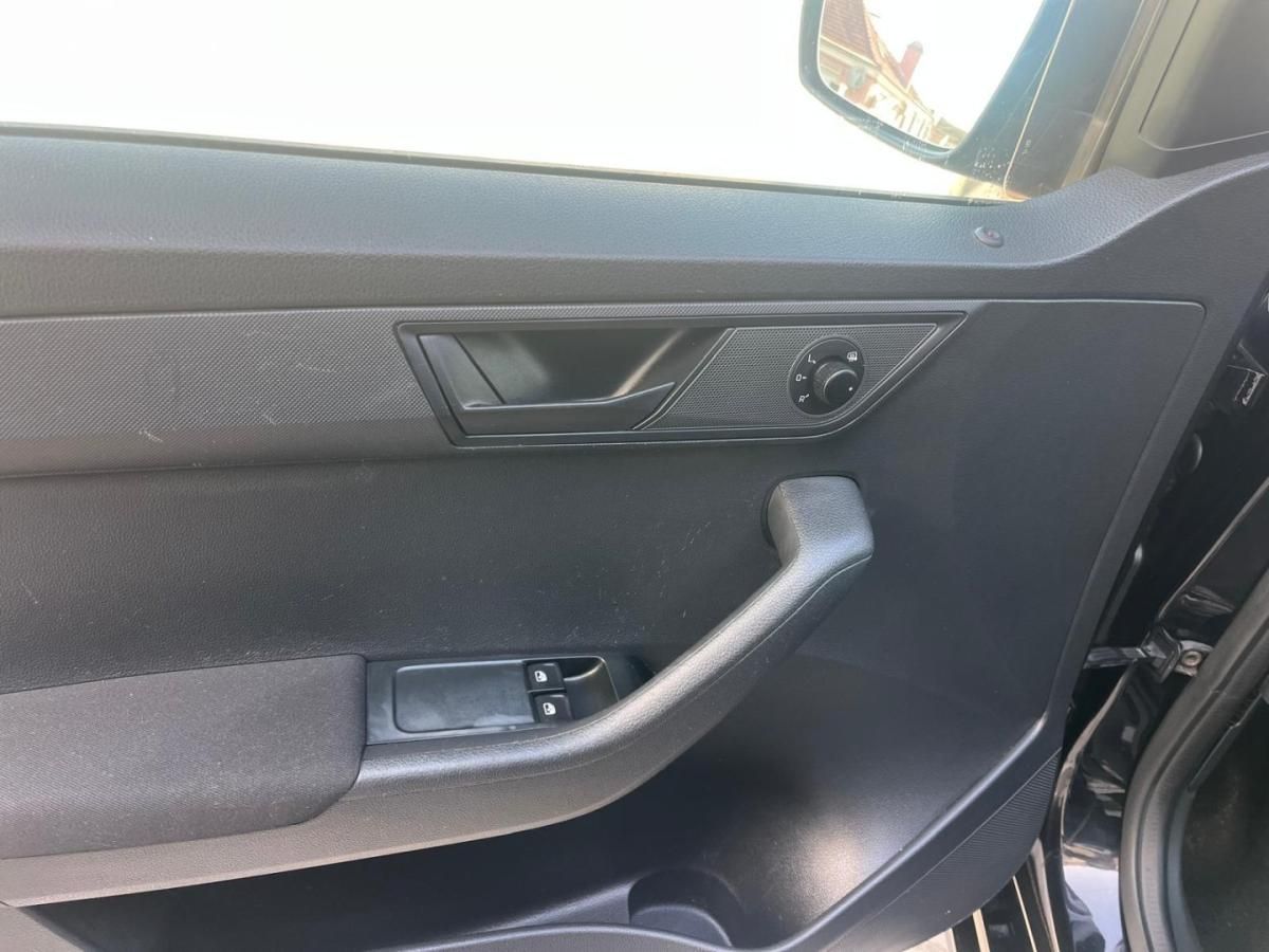 skoda-fabia-break-2017-gasolina-999cc
