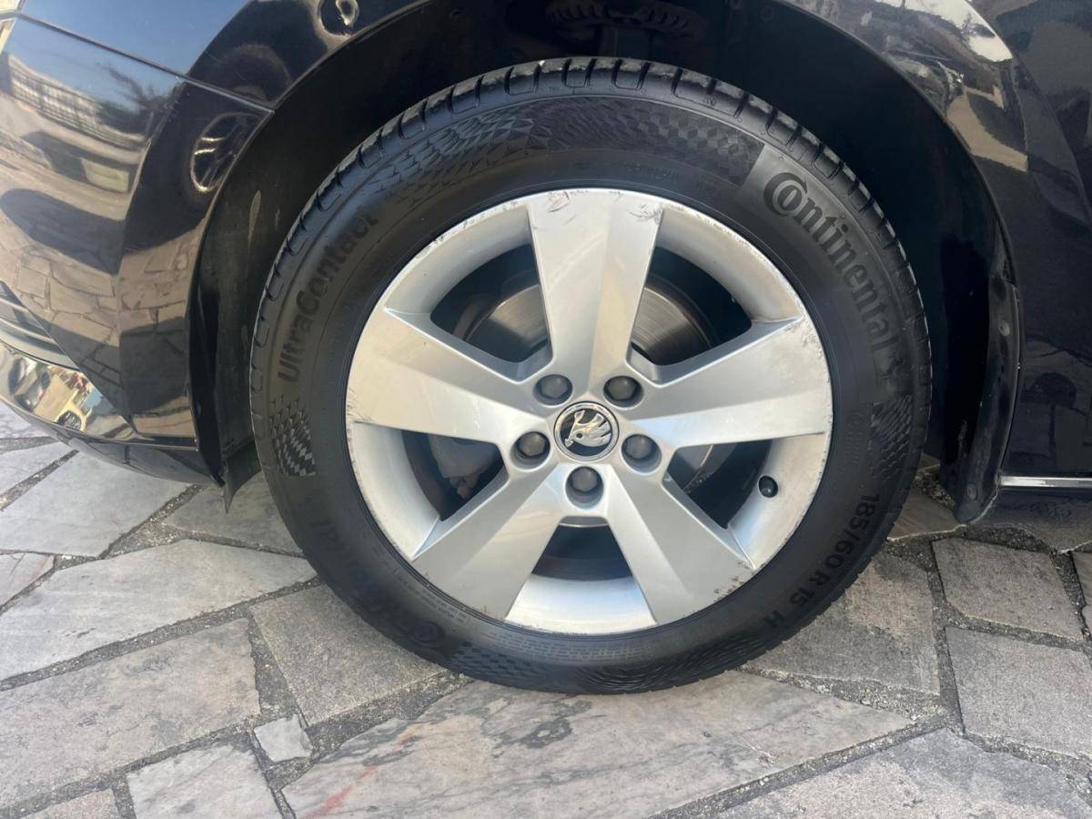 skoda-fabia-break-2017-gasolina-999cc