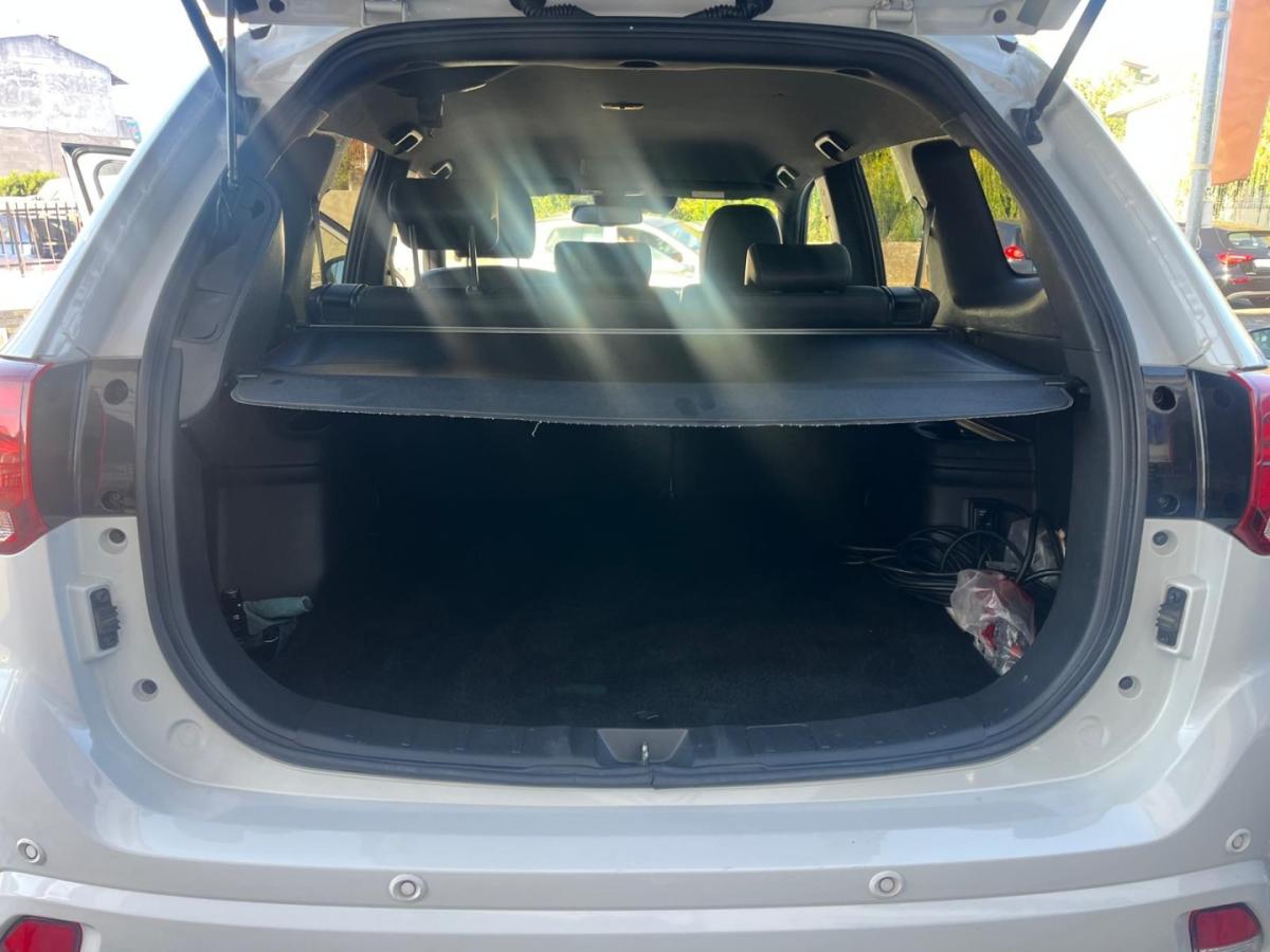 mitsubishi-outlander-2019-hibrido-2360cc
