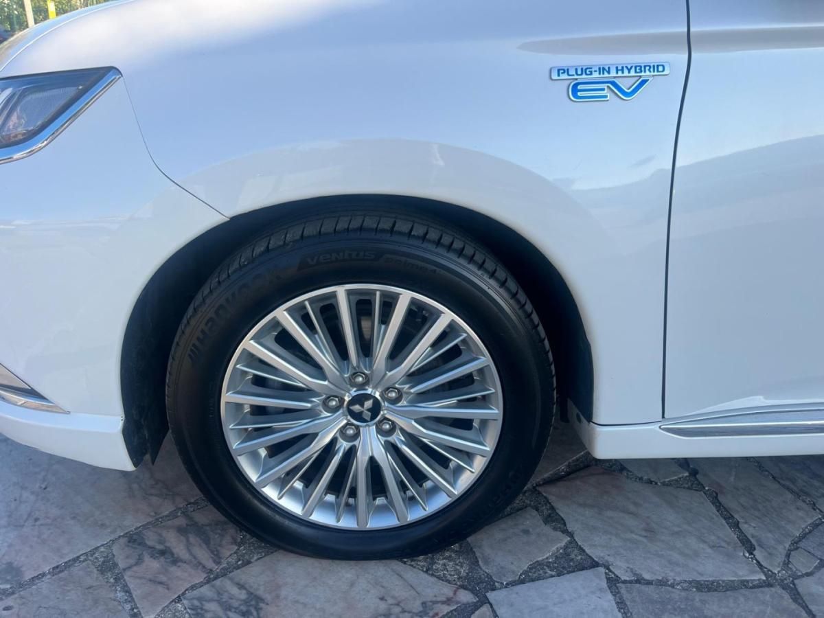 mitsubishi-outlander-2019-hibrido-2360cc