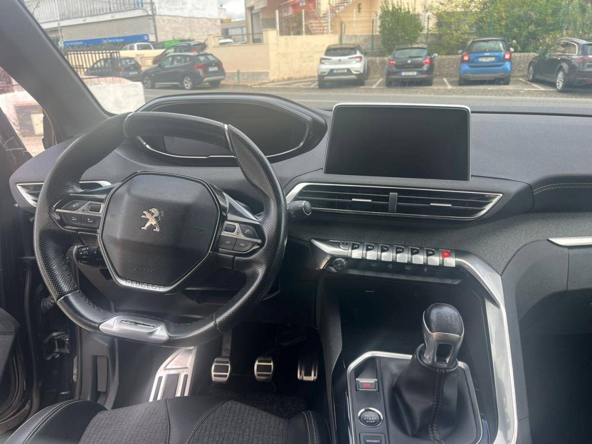 peugeot-5008-2019-diesel-1499cc
