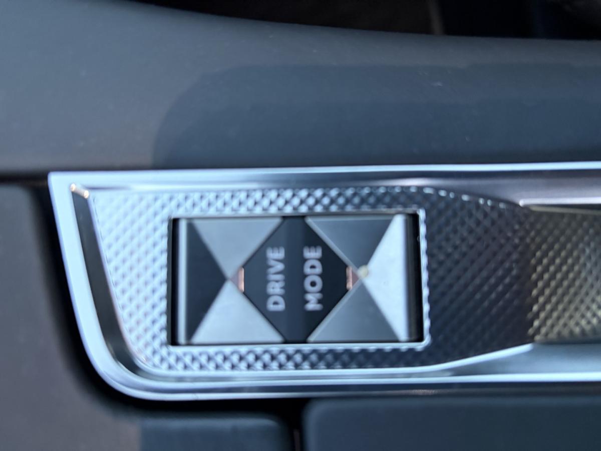 ds-ds-7-crossback-2021-hibrido-1598cc