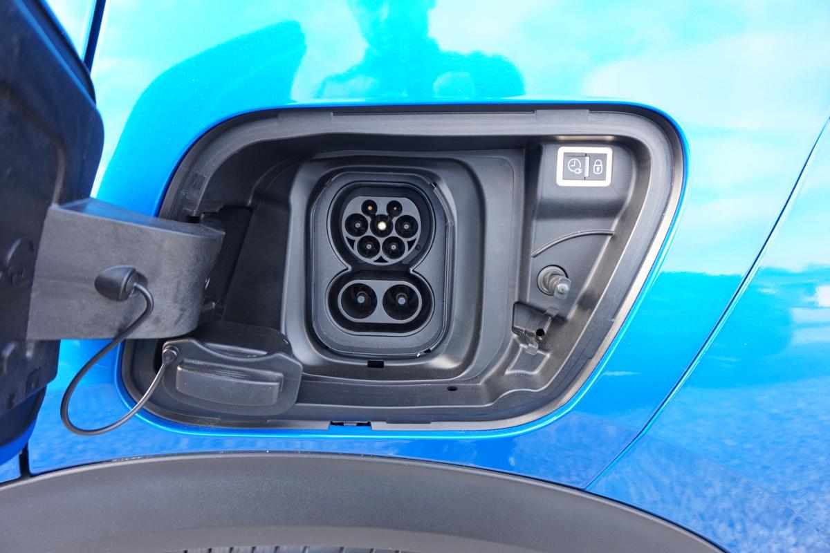peugeot-e-2008-gt-ev-50kwh-2020-eletrico
