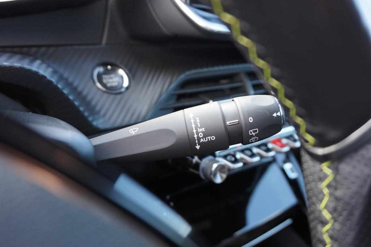 peugeot-e-2008-gt-ev-50kwh-2020-eletrico