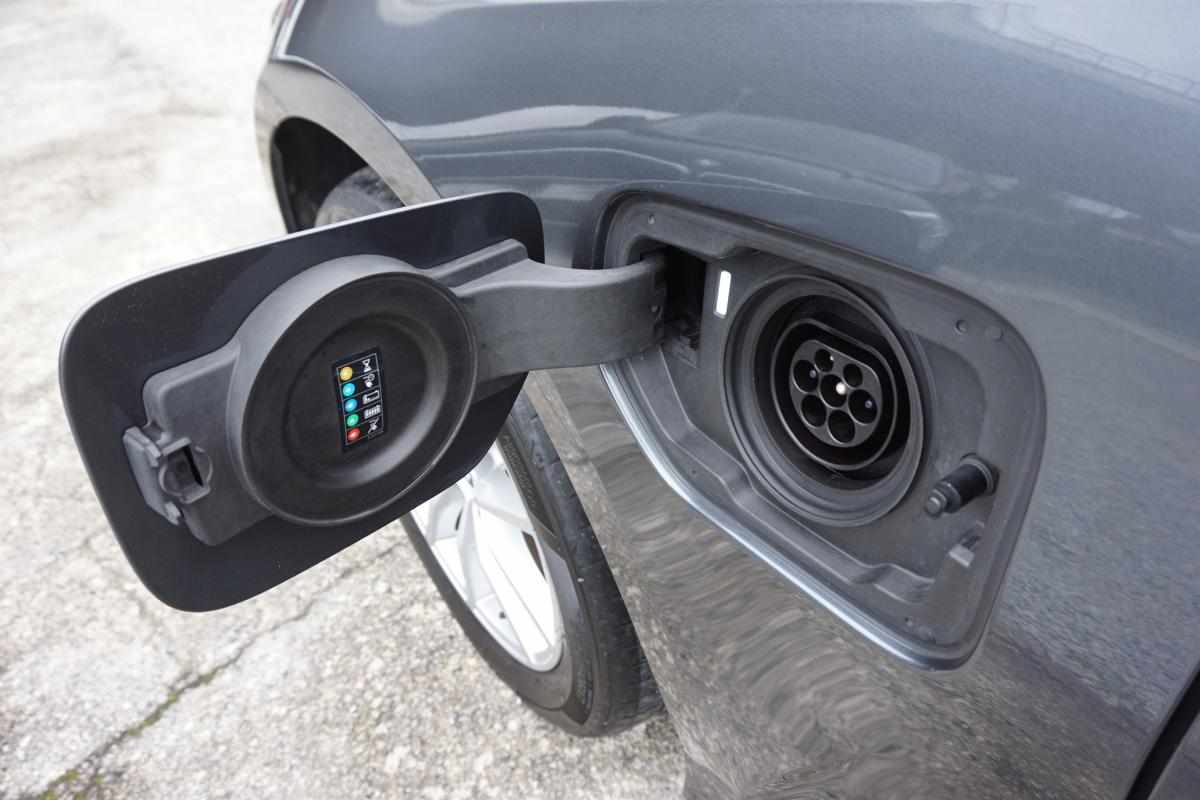 bmw-serie-3-330e-2019-gasolina-1988cc